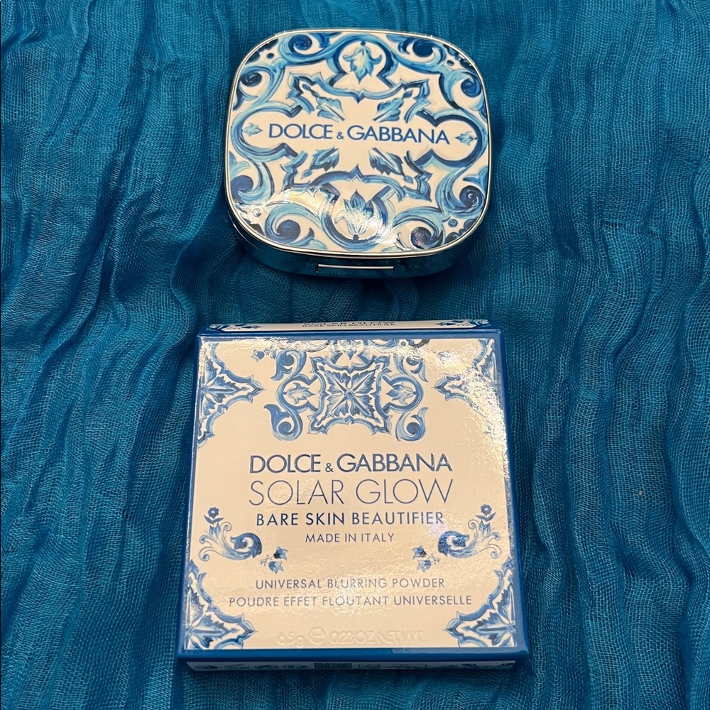 New Dolce & Gabbana Solar Glow Blurring Powder.